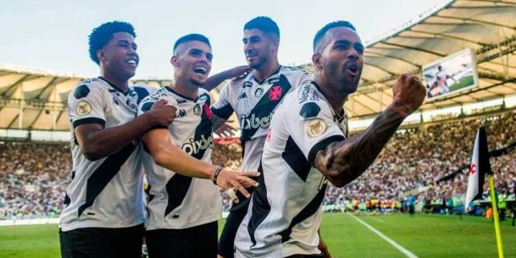 "Vasco é clube para intimidar o Palmeiras" Jornalista elogia postura do Cruzmaltino