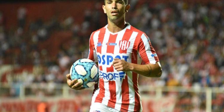 Conheça tudo sobre Gabriel Carabajal, novo meia do Vasco