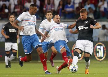 Desempenho recente do Bahia anima torcedores do Vasco