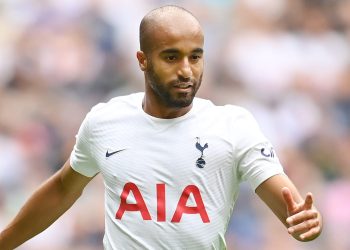 Edmundo agita a internet com pedido de Lucas Moura no Vasco