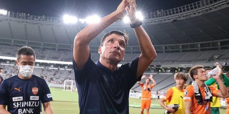 Ex-Vasco, Zé Ricardo está livre no mercado após ser demitido no Japão