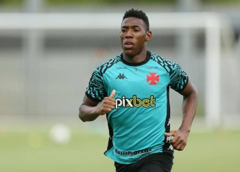 Léo toma atitude Gigante no Vasco e surpreende todos da SAF