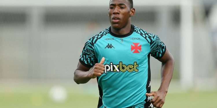 Léo toma atitude Gigante no Vasco e surpreende todos da SAF