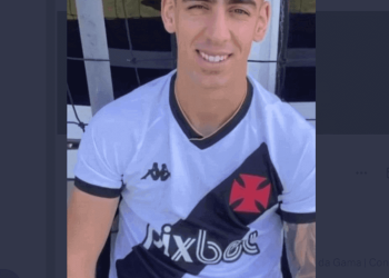 Novo uniforme? Pumita aparece com novo modelo de camisa do Vasco