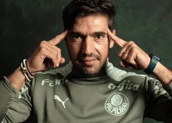 Técnico do Palmeiras, Abel Ferreira elogia o Vasco