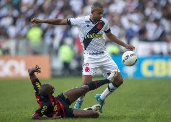 Todos os jogadores com renovação automática saem do Vasco