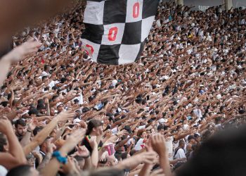 Torcida do Vasco bate Flamengo e Corinthians e é eleita torcida mais fanática do Sudeste