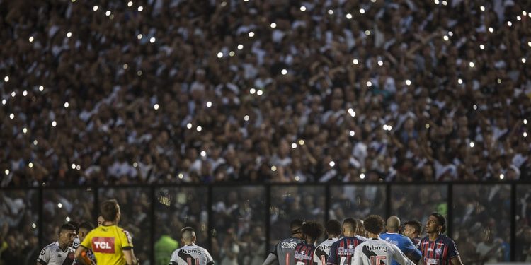 Vasco x Bahia Cruzmaltino quer viver energia inesquecível novamente nas arquibancadas