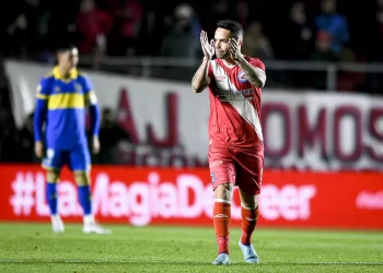 Veja lances de Gabriel Carabajal, novo meia do Vasco