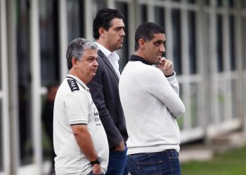 Vasco entende a necessidade e começa a busca por reforços