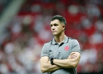 Confira os jogadores do Vasco relacionados para enfrentar o Coritiba