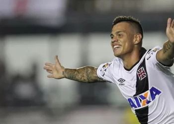 Ex-Vasco, Bernardo surpreende e fecha com clube carioca