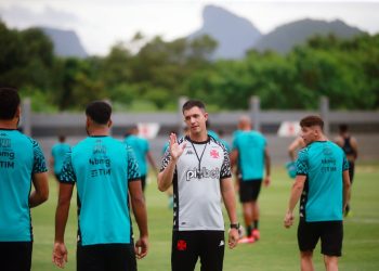 Vasco contrata zagueiro ex-América-MG