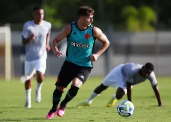 Vasco goleia o Tupi em jogo-treino