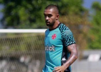 Paulo Henrique agrada e deve ganhar mais chances no Vasco