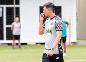 Camisa 10? Barbieri busca opções caseiras