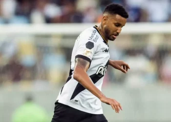 Jair é sincero e rebate críticas e desconfiança sobre o Vasco