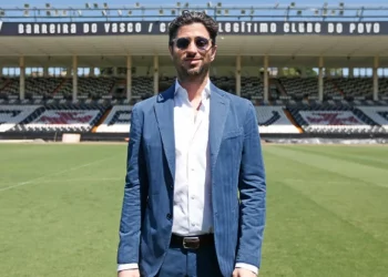 Vasco se movimenta no Mercado da Bola e tem novo alvo