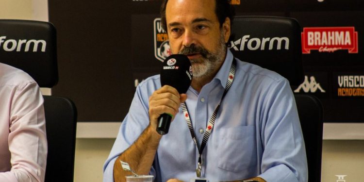 Diretor do Botafogo e VP do Vasco esculacham dupla Fla-Flu