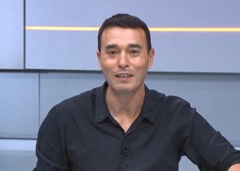 "Espetáculo" Jornalista se rende e exalta festa da torcida do Vasco