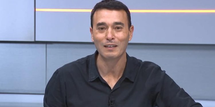 "Espetáculo" Jornalista se rende e exalta festa da torcida do Vasco