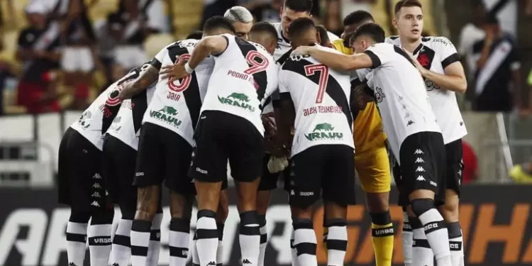 Torcida do Vasco chuta o balde e detona titular