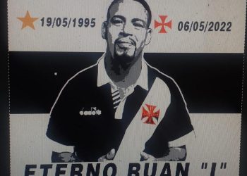 Família de vascaíno morto com tiro de fuzil na Barreira do Vasco há um ano reclama da demora nas investigações