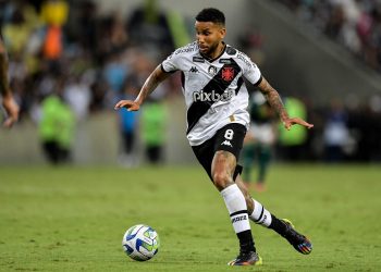 Jair lidera estatísticas do Vasco no Brasileiro