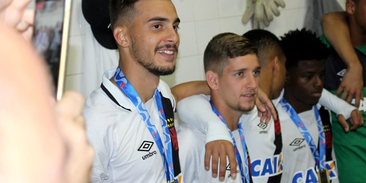 Ele era revelação do Vasco e agora tenta reiniciar carreira na Série D