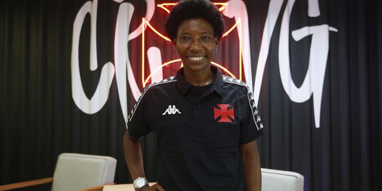 Lenda do futebol feminino, Pretinha completa 48 anos; conheça a história da ex-jogadora