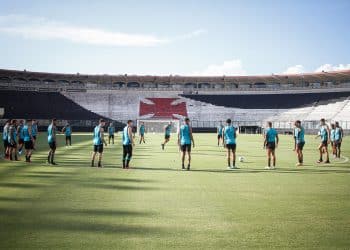 São Januário aguarda melhorias prometidas; estádio precisa de reforma