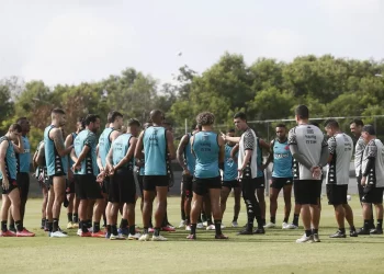 Vasco tem novidade e desfalque para enfrentar o Goiás