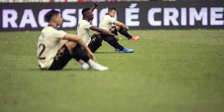 Fortaleza vence o Vasco por 2 a 0 no Brasileirão