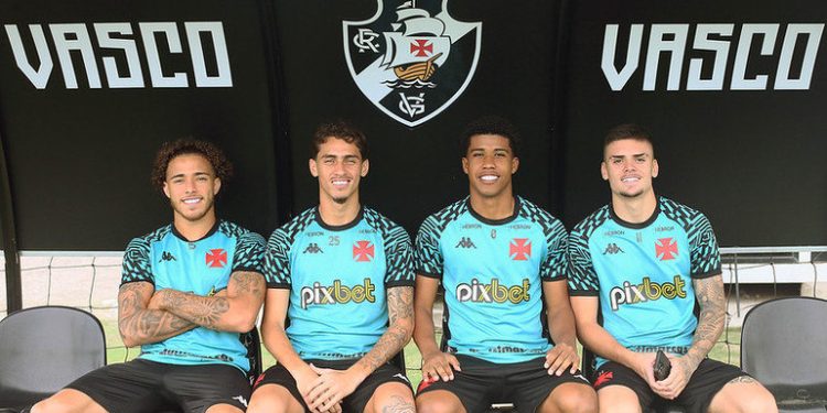 80% pronto? Mais da metade do elenco do Vasco é composto por jogadores da base