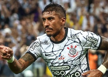 Tem vaga? Paulinho pode ser liberado pelo Corinthians