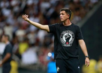 Barbieri consegue resgatar jogador e tornar titular