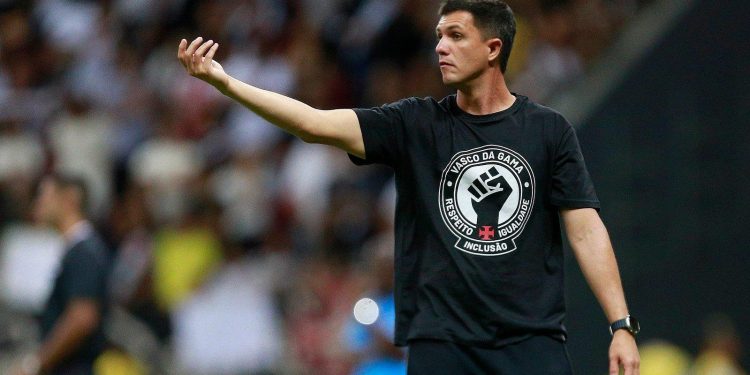 Barbieri consegue resgatar jogador e tornar titular