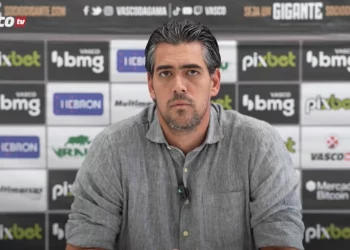 Vasco pede adiantamento de grana para trazer reforços