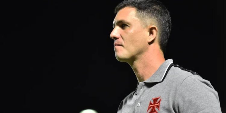 Confira a provável escalação do Vasco contra o Fluminense