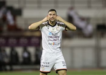 Camisa 10! Vasco volta a conversar com meia Cristian Guanca