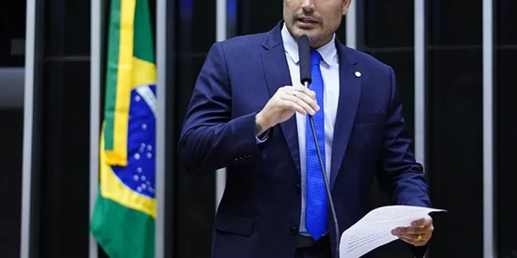 Deputado "ignora" o Vasco em depoimento da CPI das Apostas