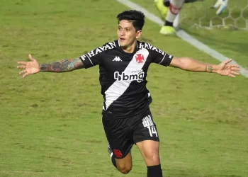 Germán Cano faz forte declaração e elogia torcida do Vasco
