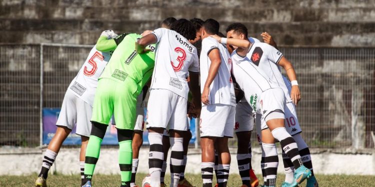 De graça! Gigante Europeu está perto de contratar joia do Vasco