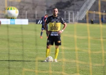 Jogador revelado pelo Flamengo surpreende e diz que jogaria pelo Vasco