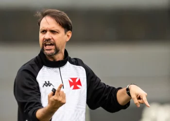 Lembra dele? Ex-Vasco, Maurício Souza acerta com novo clube