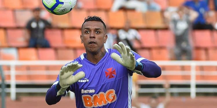 Lembra dele? Ex-Vasco, Sidão, aos 40 anos, surpreende e fecha com novo clube