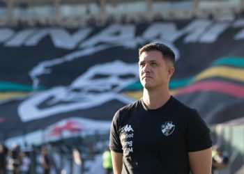 Vasco pode surpreender com escalação contra o Flamengo; Confira