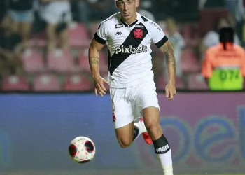 Jogador do Vasco "apronta" na internet e deixa torcida sem entender