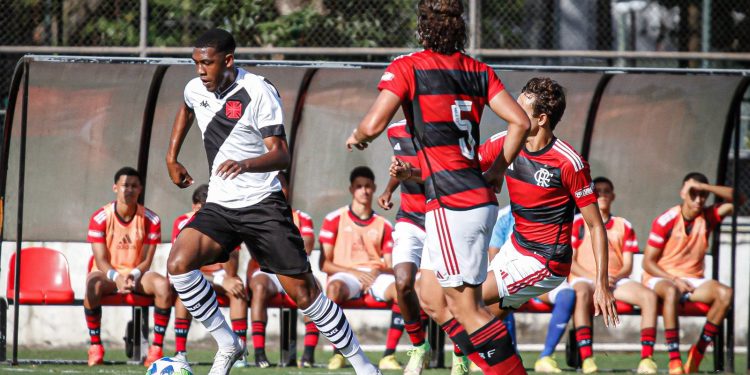 Vasco continua transição de joia avaliada em R$ 443 milhões