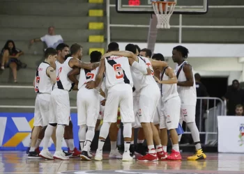Vasco estaria com técnico engatilhado no basquete